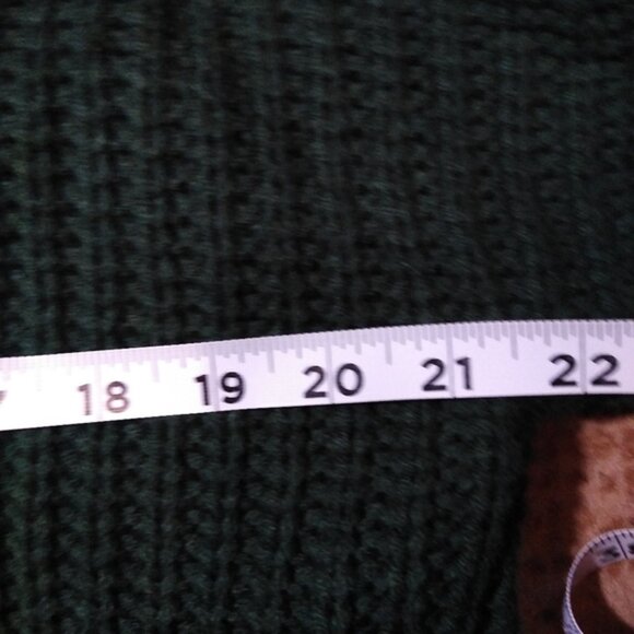 Ltx distressed v-neck long sleeve green cropped junior's sweater - Picture 4 of 5